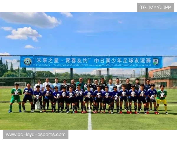 中国足球青训培养的未来之星：年轻球员崭露头角助力足球强国梦